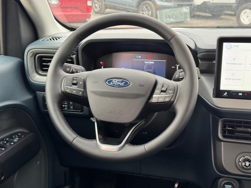 Ford Maverick Vehicle Full-screen Gallery Image 14