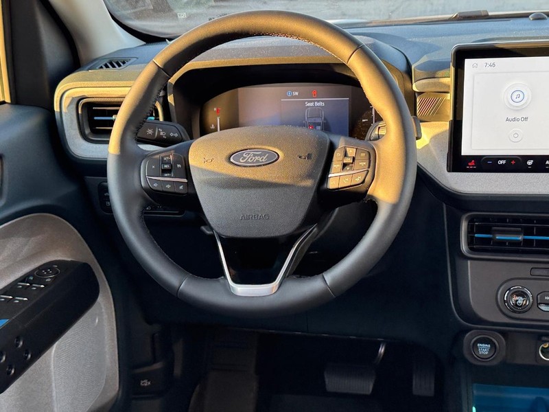 Ford Maverick Vehicle Full-screen Gallery Image 15