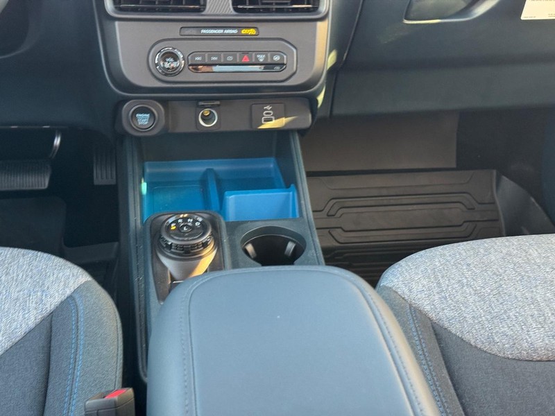 Ford Maverick Vehicle Full-screen Gallery Image 17