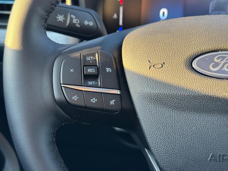 Ford Maverick Vehicle Full-screen Gallery Image 21