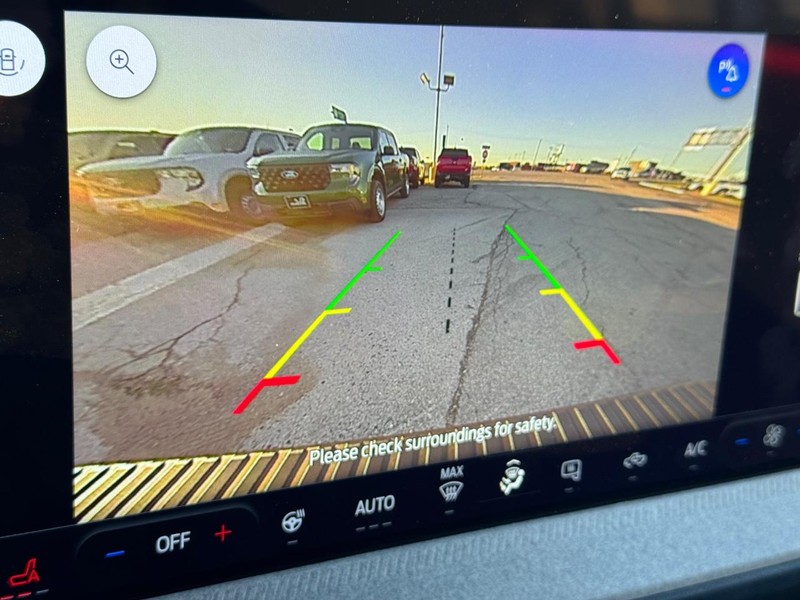 Ford Maverick Vehicle Full-screen Gallery Image 24