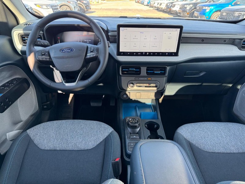 Ford Maverick Vehicle Full-screen Gallery Image 13