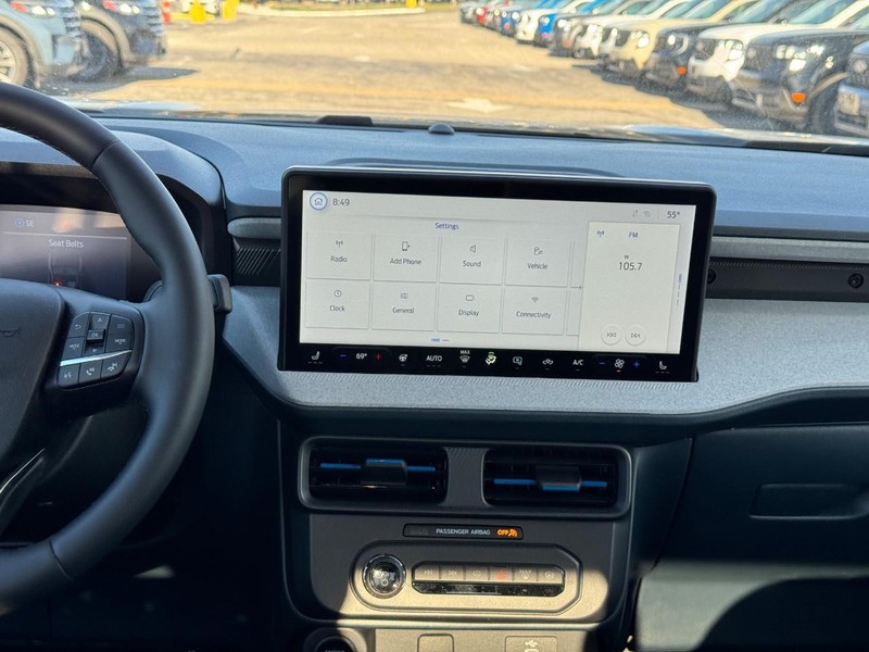 Ford Maverick Vehicle Full-screen Gallery Image 15