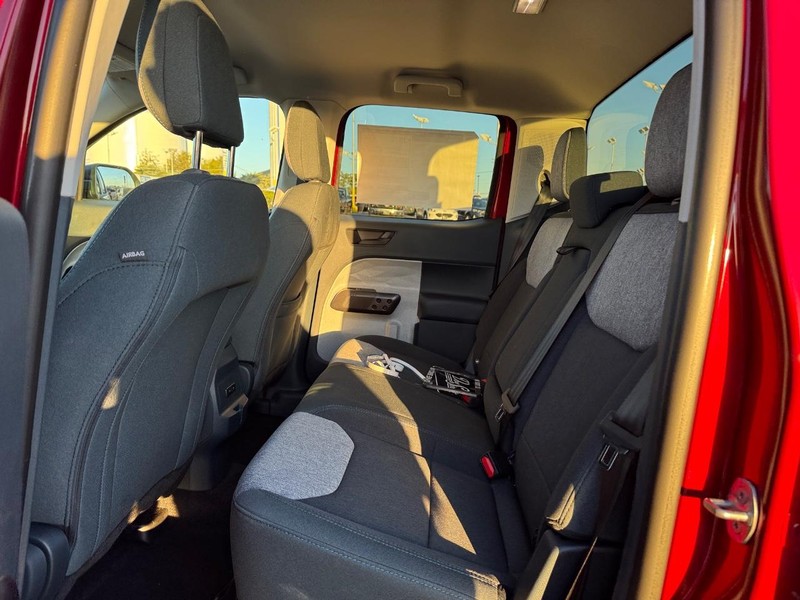 Ford Maverick Vehicle Full-screen Gallery Image 12