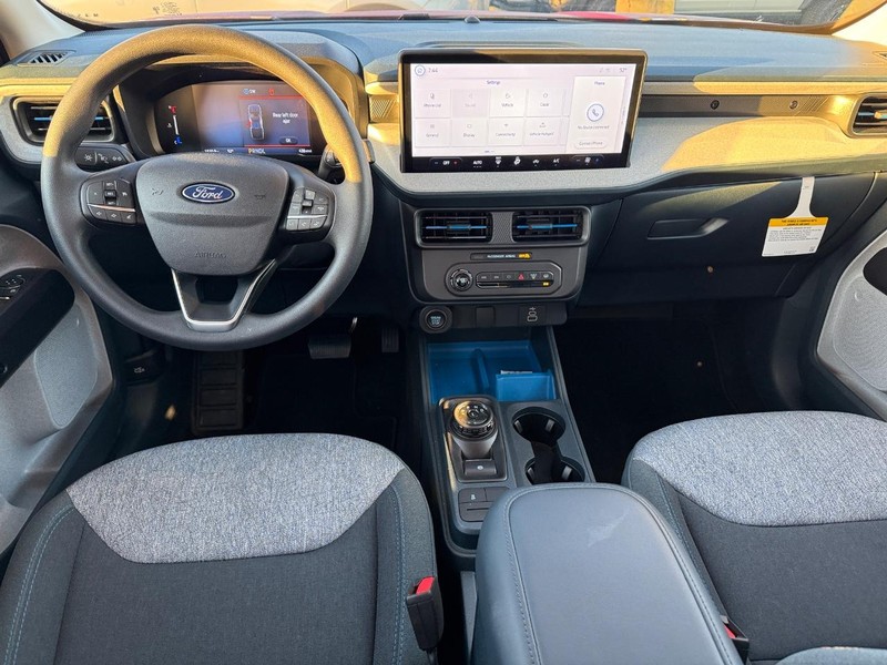 Ford Maverick Vehicle Full-screen Gallery Image 13