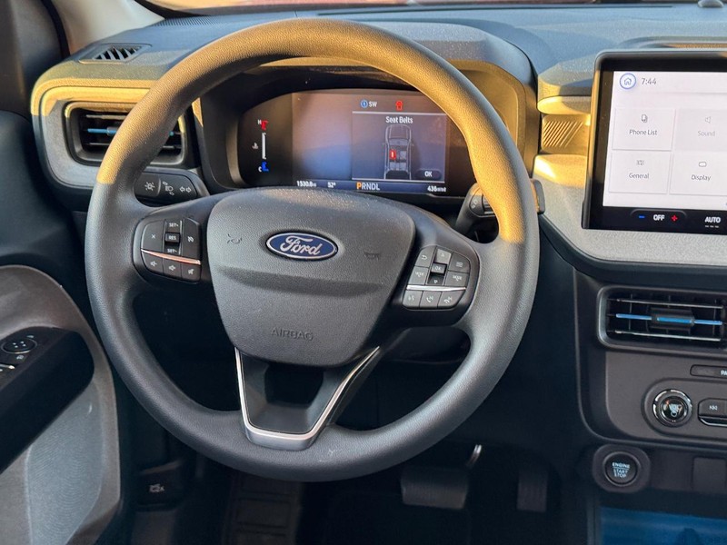 Ford Maverick Vehicle Full-screen Gallery Image 14