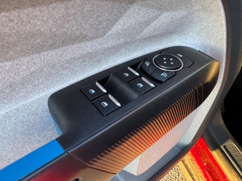 Ford Maverick Vehicle Full-screen Gallery Image 18