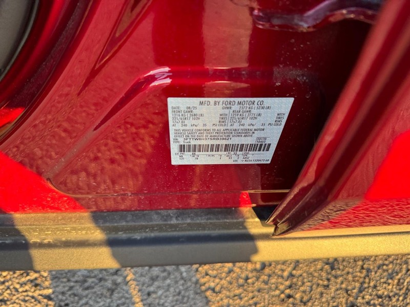 Ford Maverick Vehicle Full-screen Gallery Image 24