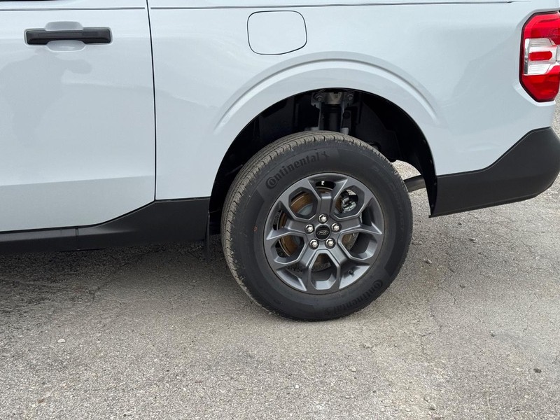 Ford Maverick Vehicle Image 11