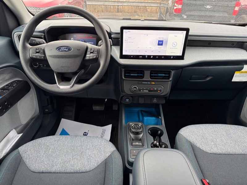 Ford Maverick Vehicle Image 13