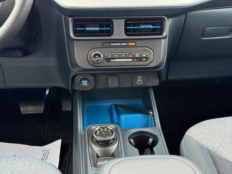 Ford Maverick Vehicle Image 16