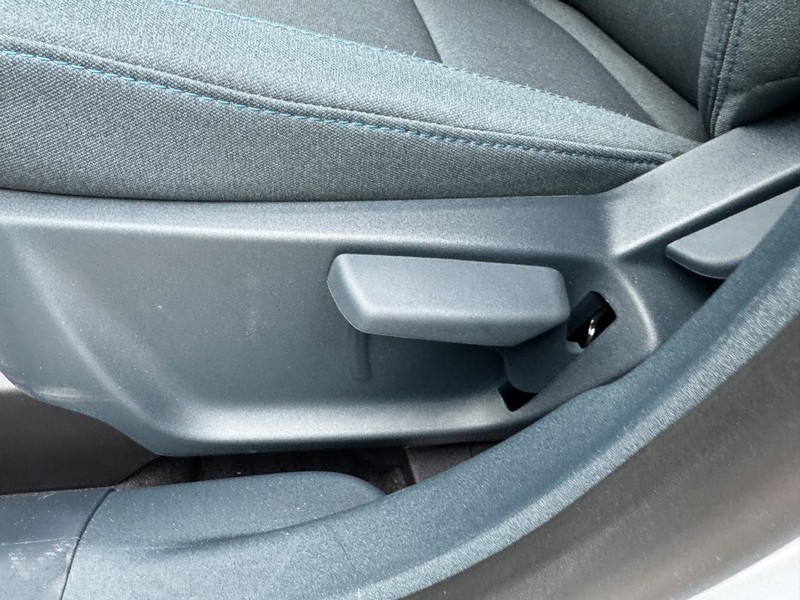 Ford Maverick Vehicle Image 17