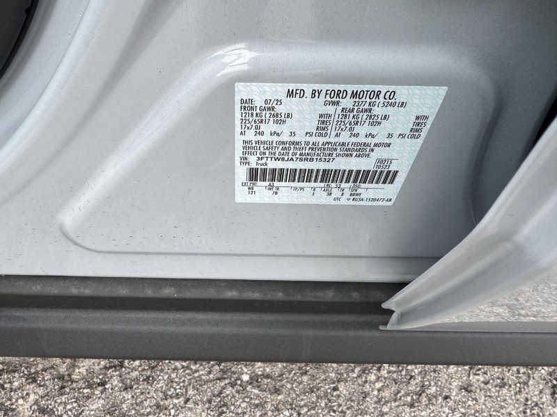 Ford Maverick Vehicle Image 23