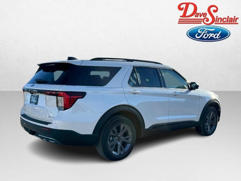 Ford Explorer Vehicle Full-screen Gallery Image 07