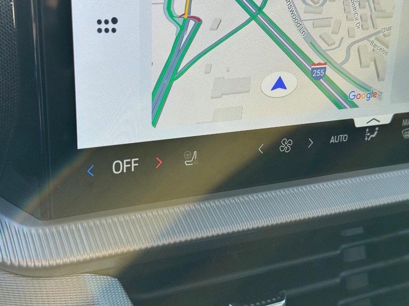 Ford Explorer Vehicle Full-screen Gallery Image 25