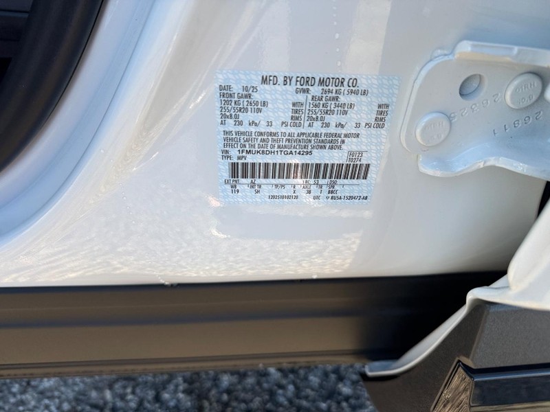 Ford Explorer Vehicle Full-screen Gallery Image 27