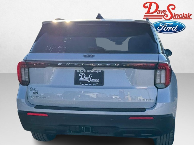 Ford Explorer Vehicle Image 08