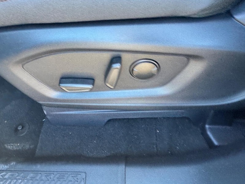 Ford Explorer Vehicle Image 18