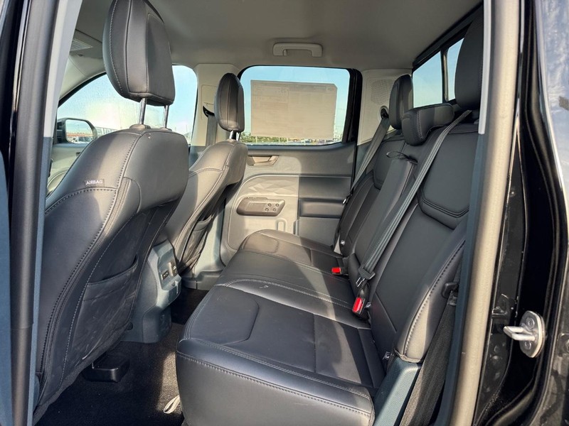 Ford Maverick Vehicle Full-screen Gallery Image 12