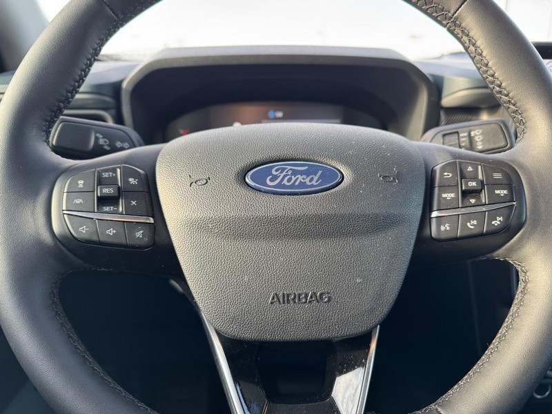 Ford Maverick Vehicle Full-screen Gallery Image 19