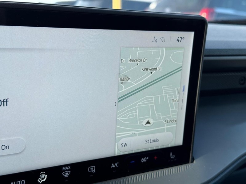 Ford Maverick Vehicle Full-screen Gallery Image 23