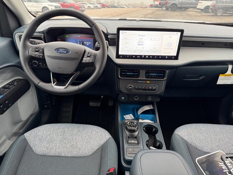 Ford Maverick Vehicle Full-screen Gallery Image 13