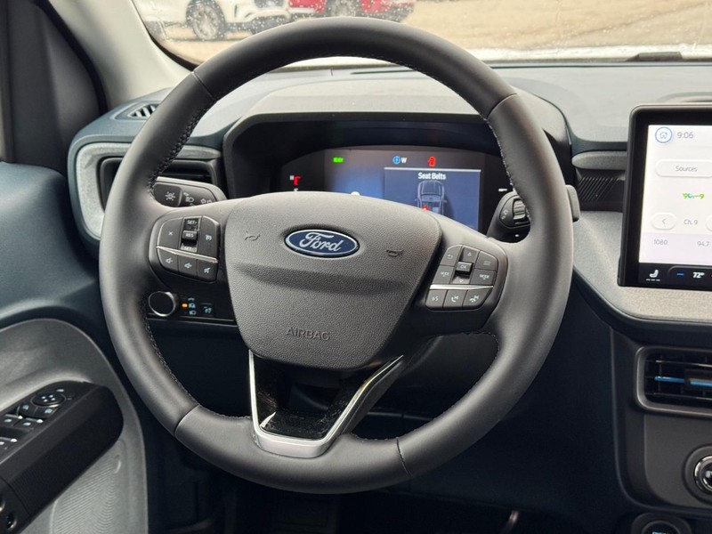 Ford Maverick Vehicle Full-screen Gallery Image 14