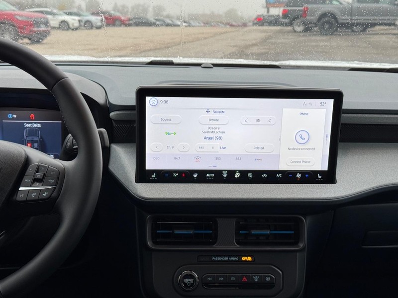 Ford Maverick Vehicle Full-screen Gallery Image 15