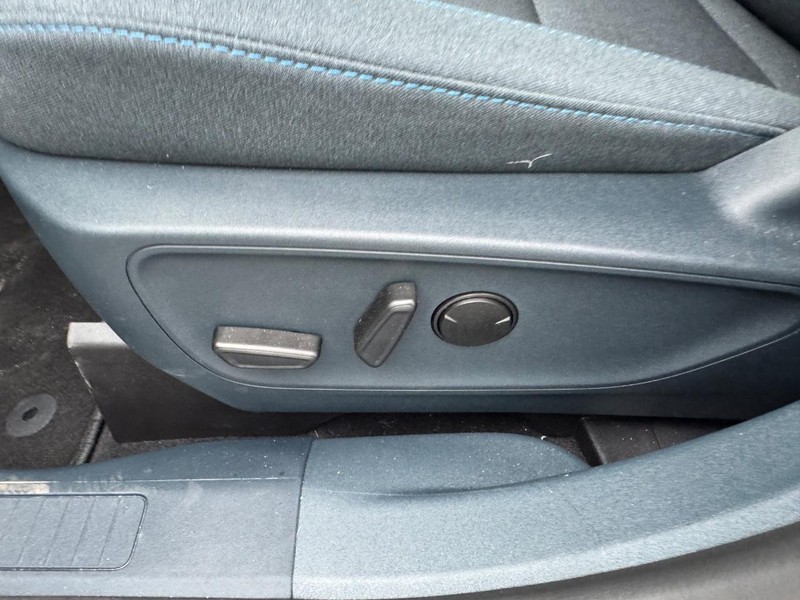 Ford Maverick Vehicle Full-screen Gallery Image 17