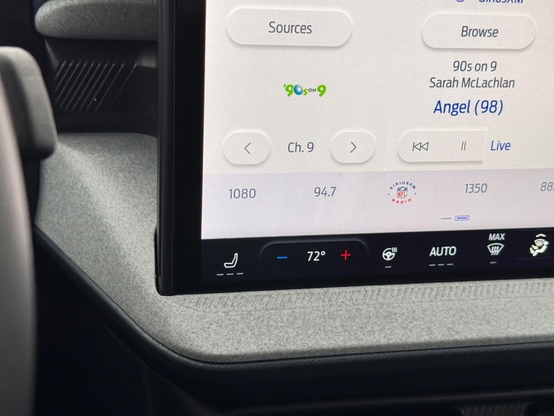 Ford Maverick Vehicle Full-screen Gallery Image 22