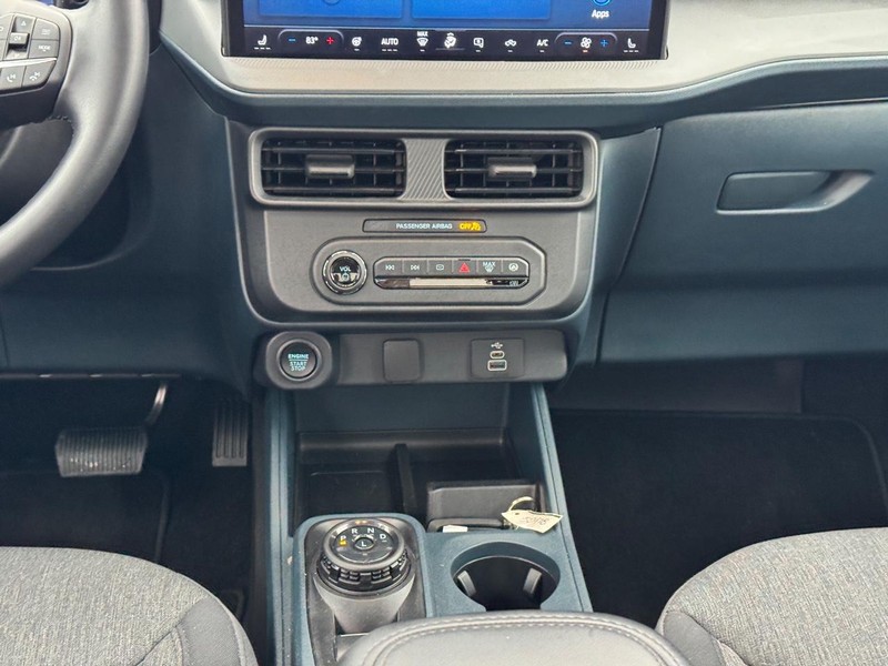 Ford Maverick Vehicle Full-screen Gallery Image 17