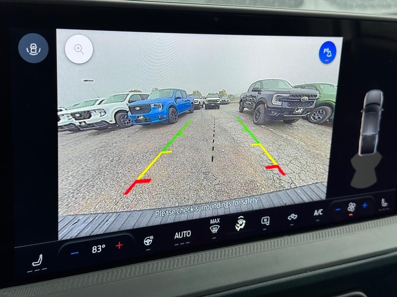 Ford Maverick Vehicle Full-screen Gallery Image 24