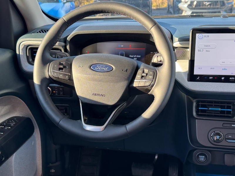 Ford Maverick Vehicle Full-screen Gallery Image 14