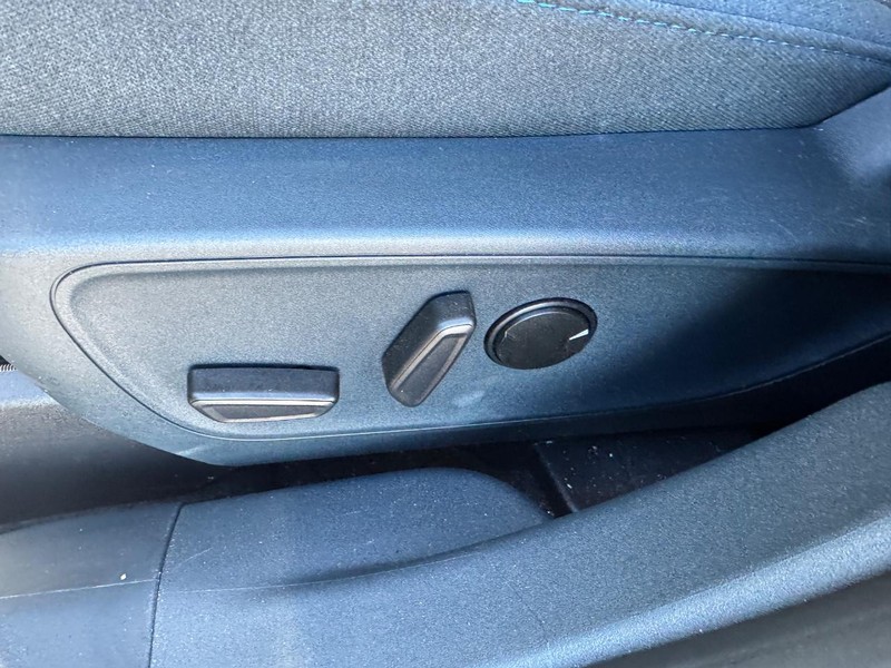 Ford Maverick Vehicle Full-screen Gallery Image 17