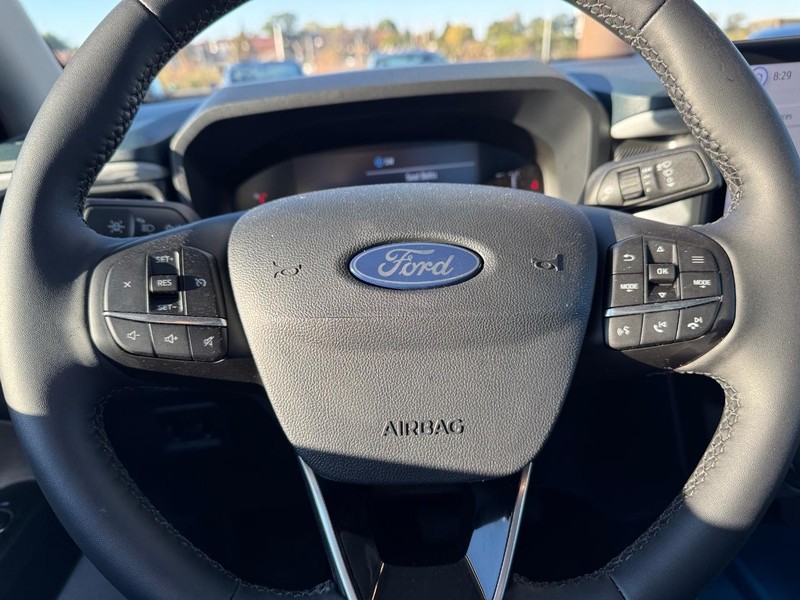 Ford Maverick Vehicle Full-screen Gallery Image 19