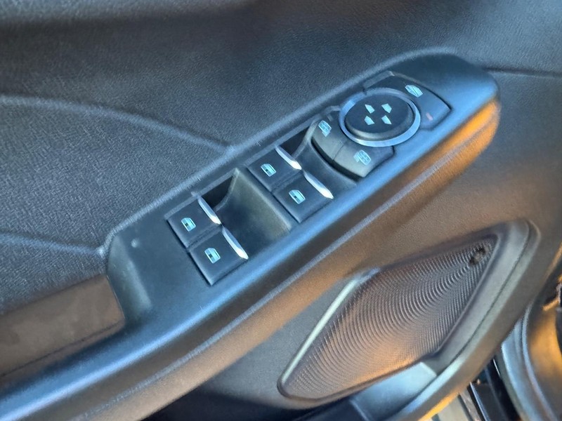 Ford Escape Vehicle Image 17