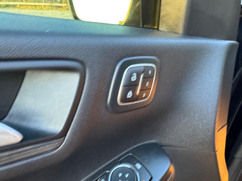 Ford Escape Vehicle Image 18