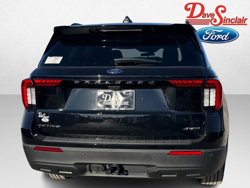 Ford Explorer Vehicle Full-screen Gallery Image 08