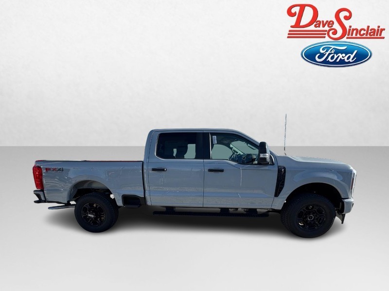 Ford Super Duty F-250 SRW Vehicle Image 05