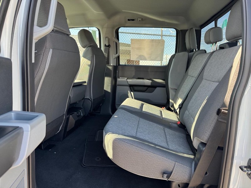 Ford Super Duty F-250 SRW Vehicle Image 12