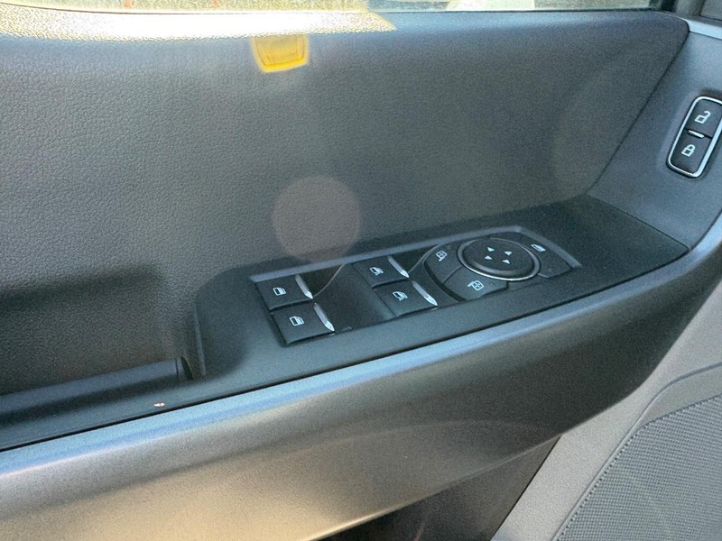 Ford Super Duty F-250 SRW Vehicle Image 18