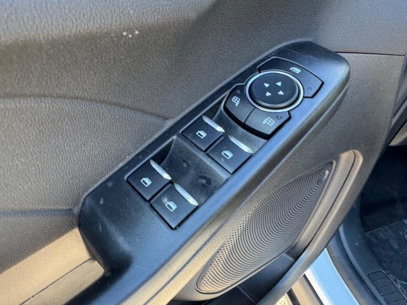 Ford Escape Vehicle Image 17