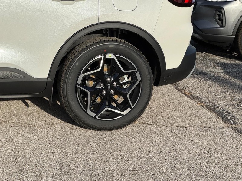 Ford Escape Vehicle Image 11