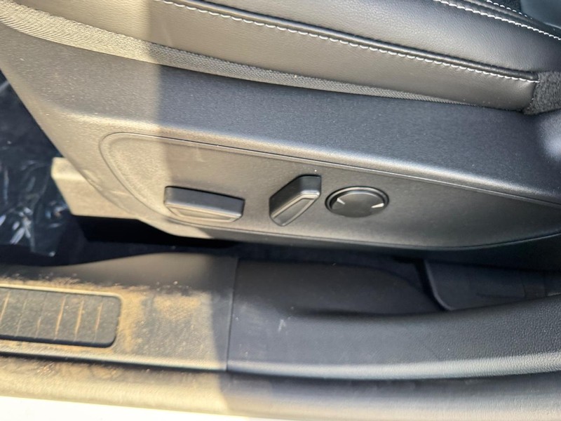 Ford Escape Vehicle Image 18