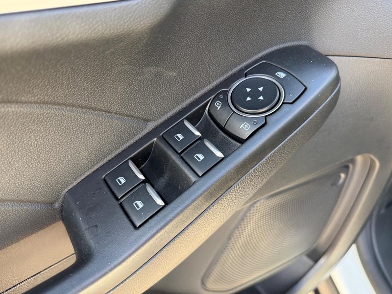 Ford Escape Vehicle Image 19