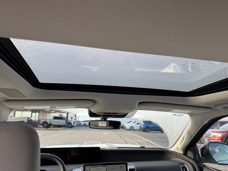 Ford Expedition Max Vehicle Image 14