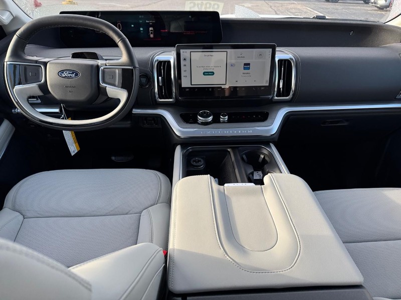 Ford Expedition Max Vehicle Image 15