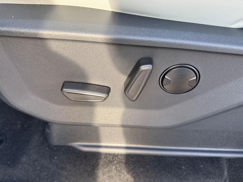 Ford Expedition Max Vehicle Image 18