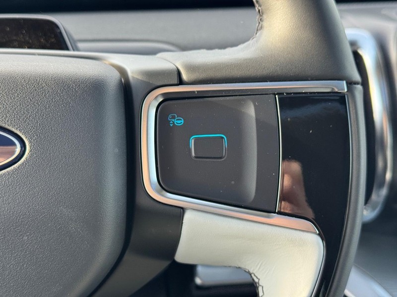 Ford Expedition Max Vehicle Image 22