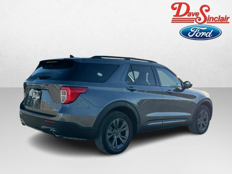 Ford Explorer Vehicle Full-screen Gallery Image 07